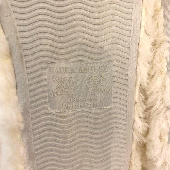 Gifted to a beautiful young Posher 🎁Laura Ashley slippers - Picture 4 of 4